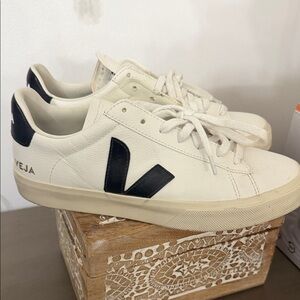 Veja Cream and Black Casual Sneakers size 10